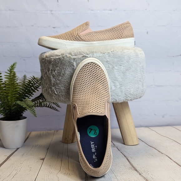 Sperry Seaside Perf Slip on - Picture 5 of 6